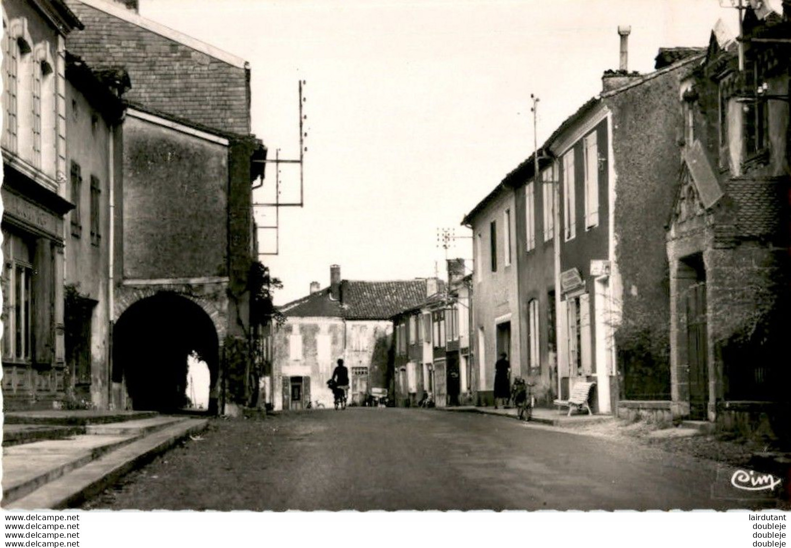 D32  LE HOUGA  Rue Des Galeries - Autres & Non Classés