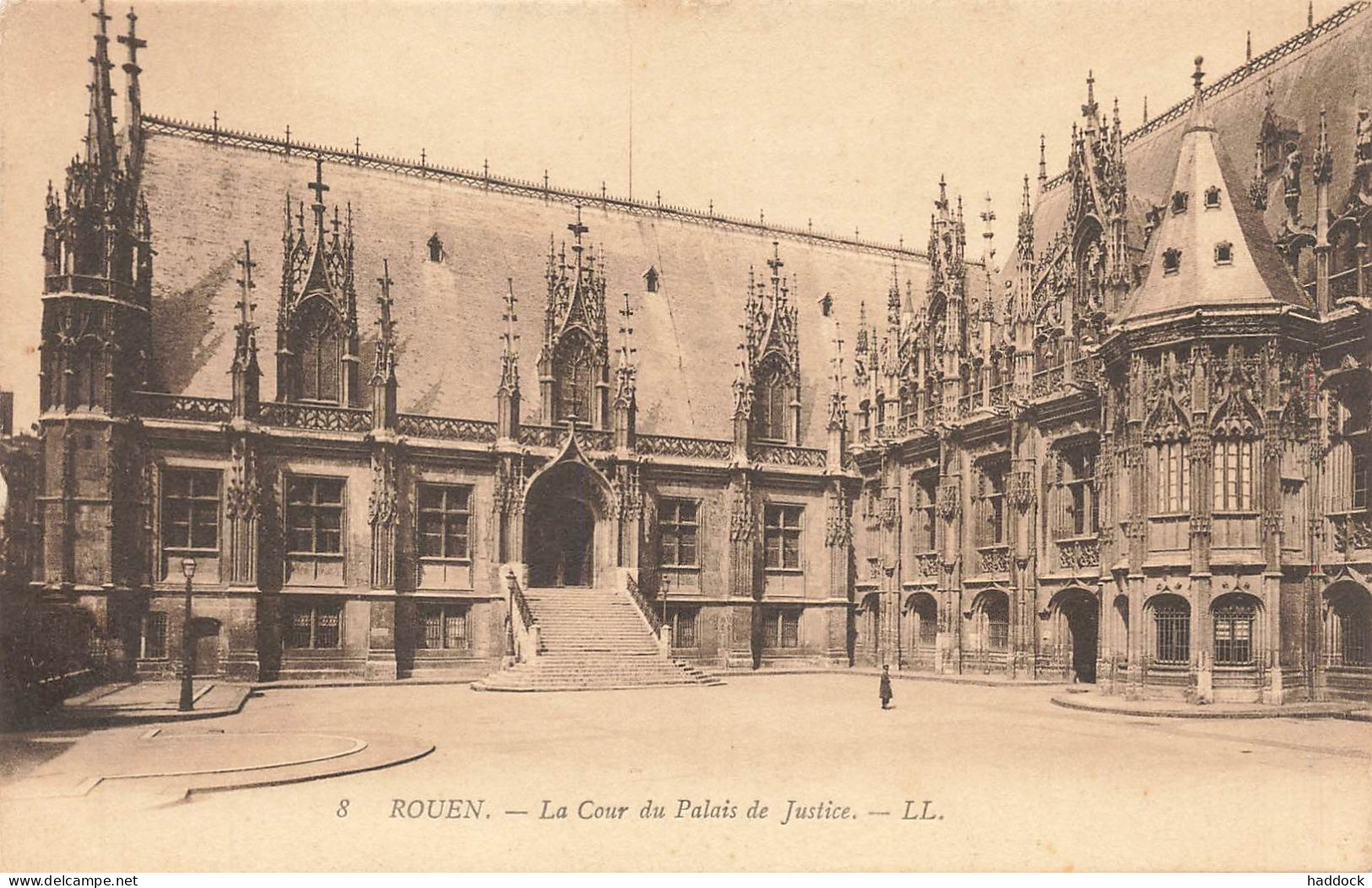 ROUEN : LA COUR DU PALAIS DE JUSTICE - Rouen