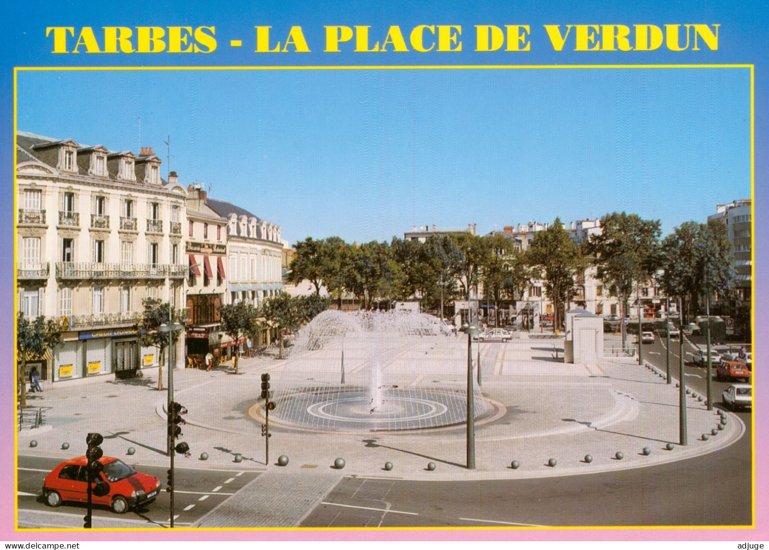 CPM-65- TARBES - La Place De Verdun Et La Fontaine -  *TBE- **2 Scans - Tarbes