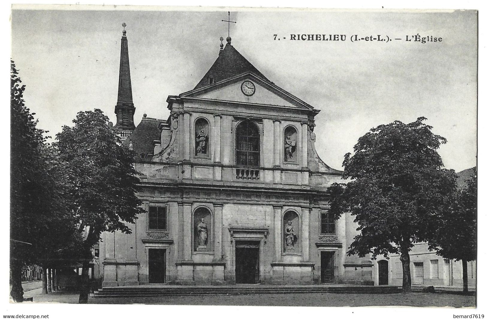 37  Richelieu - L'eglise - Other & Unclassified