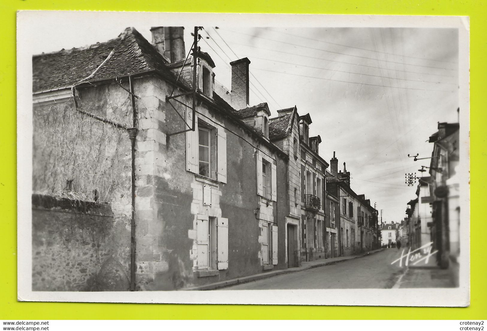 37 LA HAYE DESCARTES Entre Loches Et Châtellerault Rue Descartes N°2568 éditions Henry à Tours - Loches