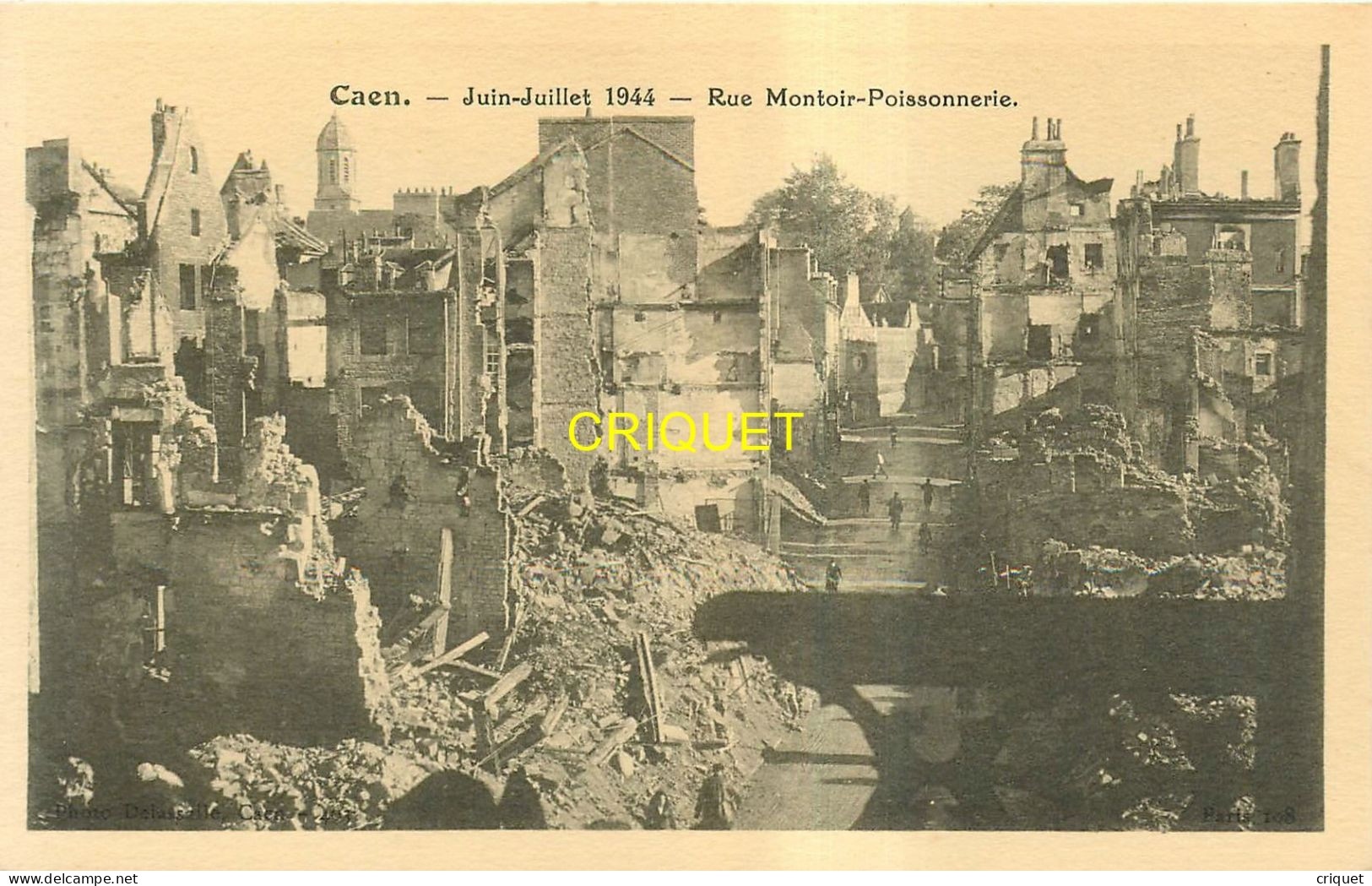 14 Caen, lot de 13 cartes différentes des bombardements de juin-juillet 1944