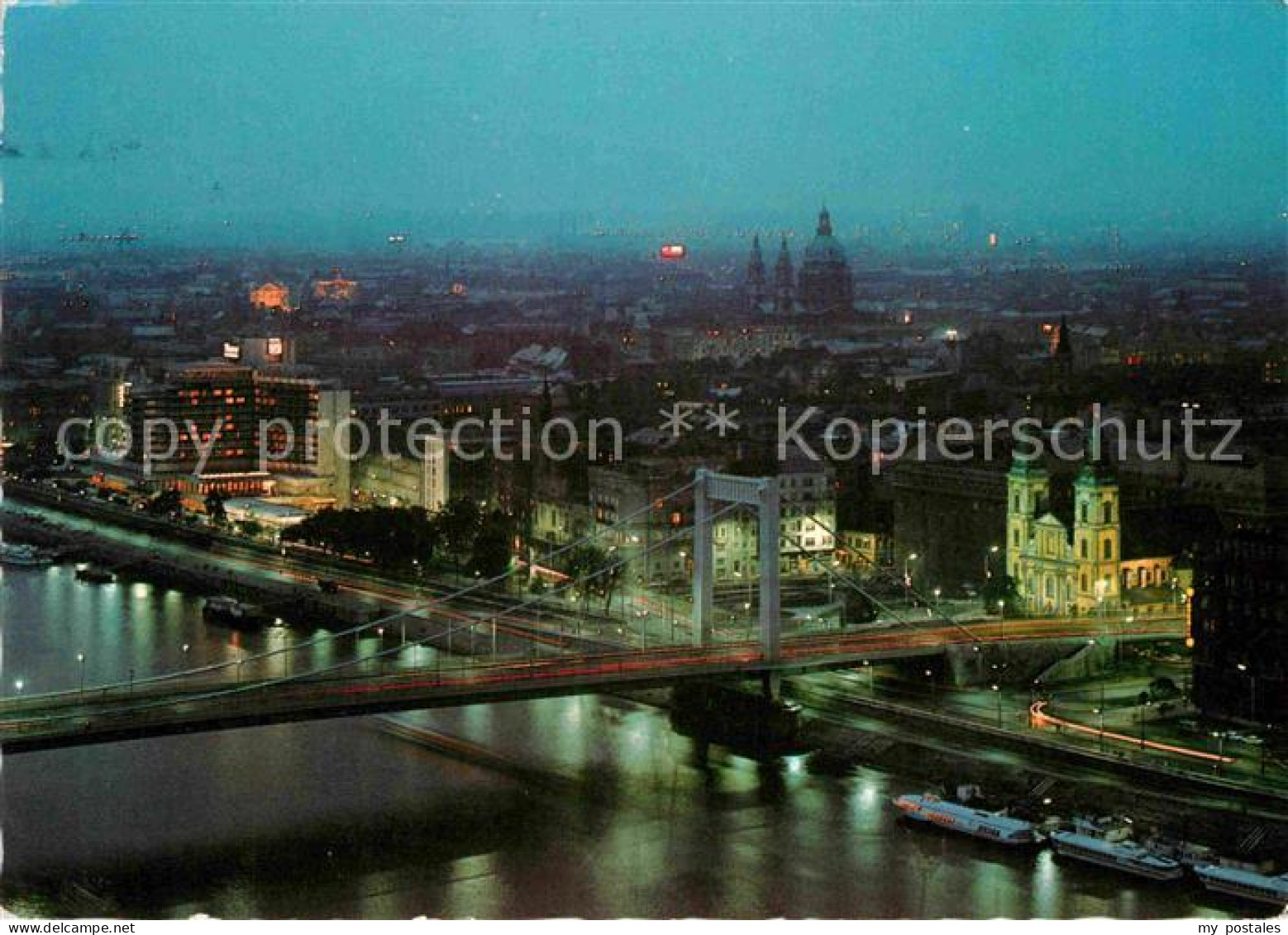 72788564 Budapest Stadtbild Mit Donaubruecke Nachtaufnahme Budapest - Ungarn