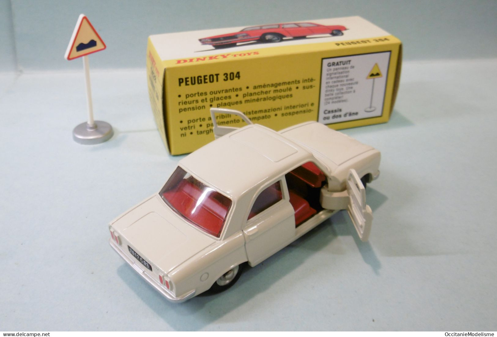 Dinky Toys / Atlas - PEUGEOT 304 Beige Réf. 1428 Neuf NBO 1/43 - Dinky