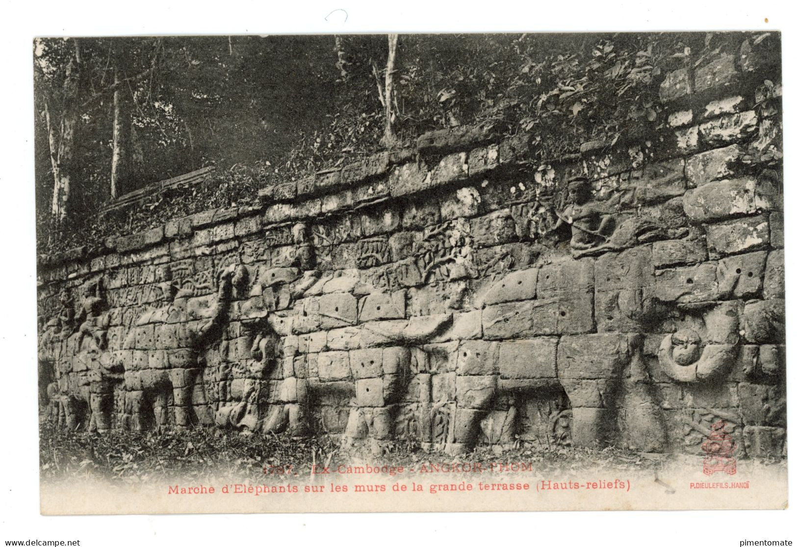 INDOCHINE FRANCAISE CAMBODGE ANGKOR THOM MARCHE D'ELEPHANTS SUR LES MURS DE LA GRANDE TERRASSE HAUTS RELIEFS - Cambodia