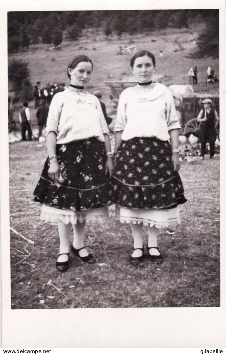 Serbie - Srbija - Jeunes Filles De BOR  En Costumes Folkloriques - Mlade Devojke Iz BOR-a U Narodnim Nošnjama - Serbie