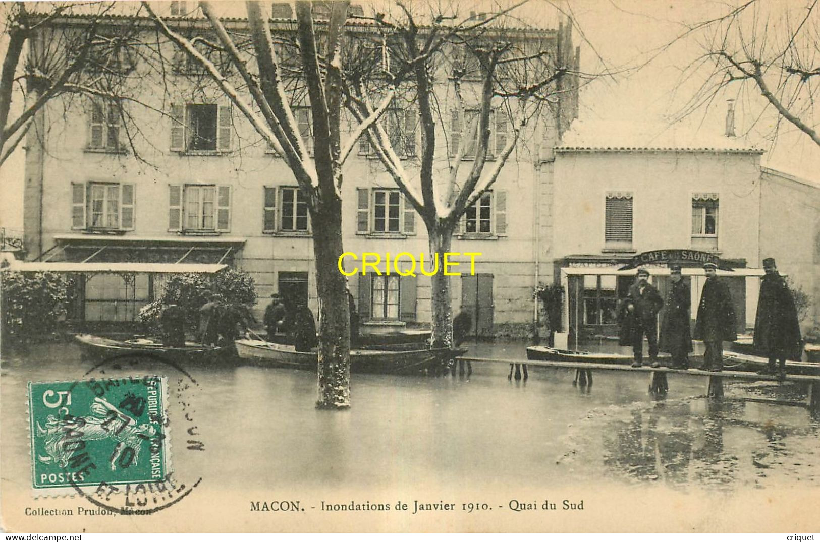 71 Macon, Inondations 1910, Quai Du Sud, Gendarmes Et Sauveteurs En Barque - Macon