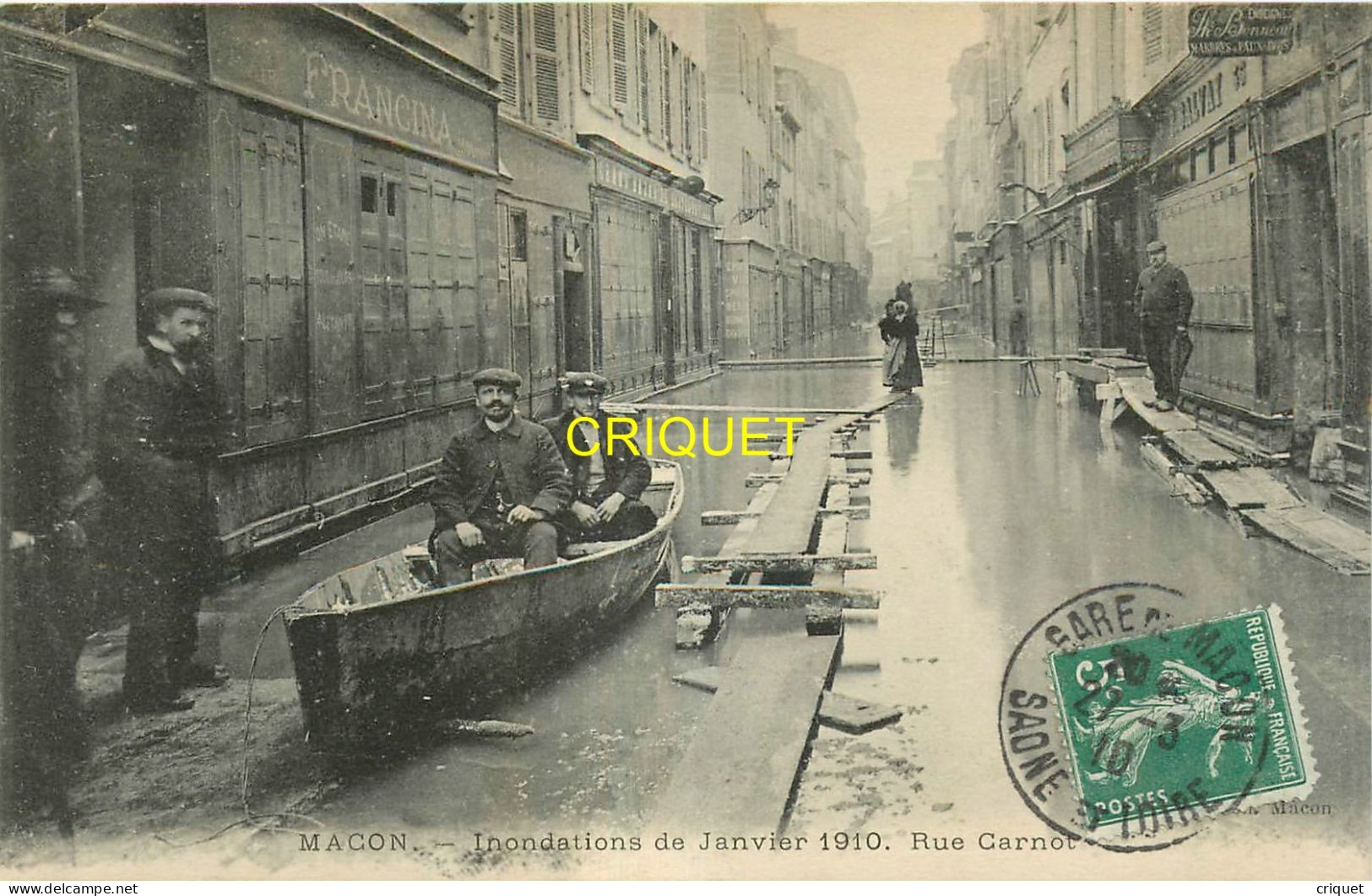 71 Macon, Inondations 1910, Rue Carnot, Sauveteurs En Barque - Macon