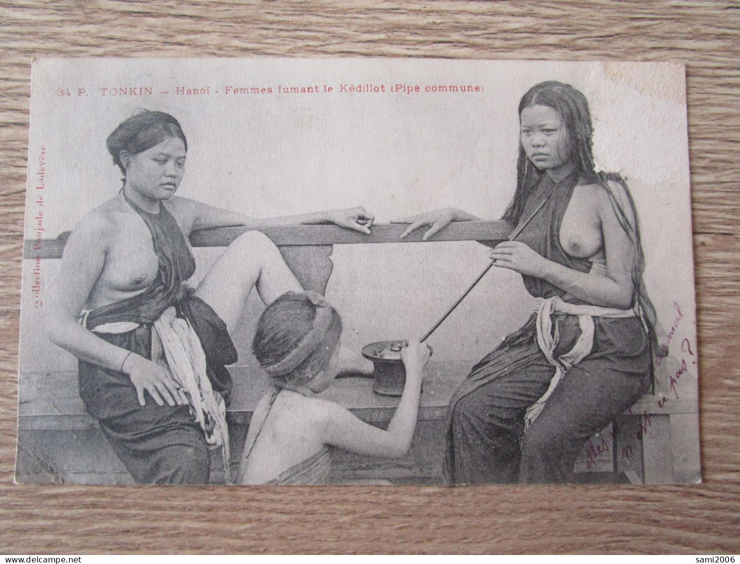 VIET NAM TONKIN HANOI FEMMES SEINS NUS FUMANT LE KEDILLOT PIPE COMMUNE - Viêt-Nam