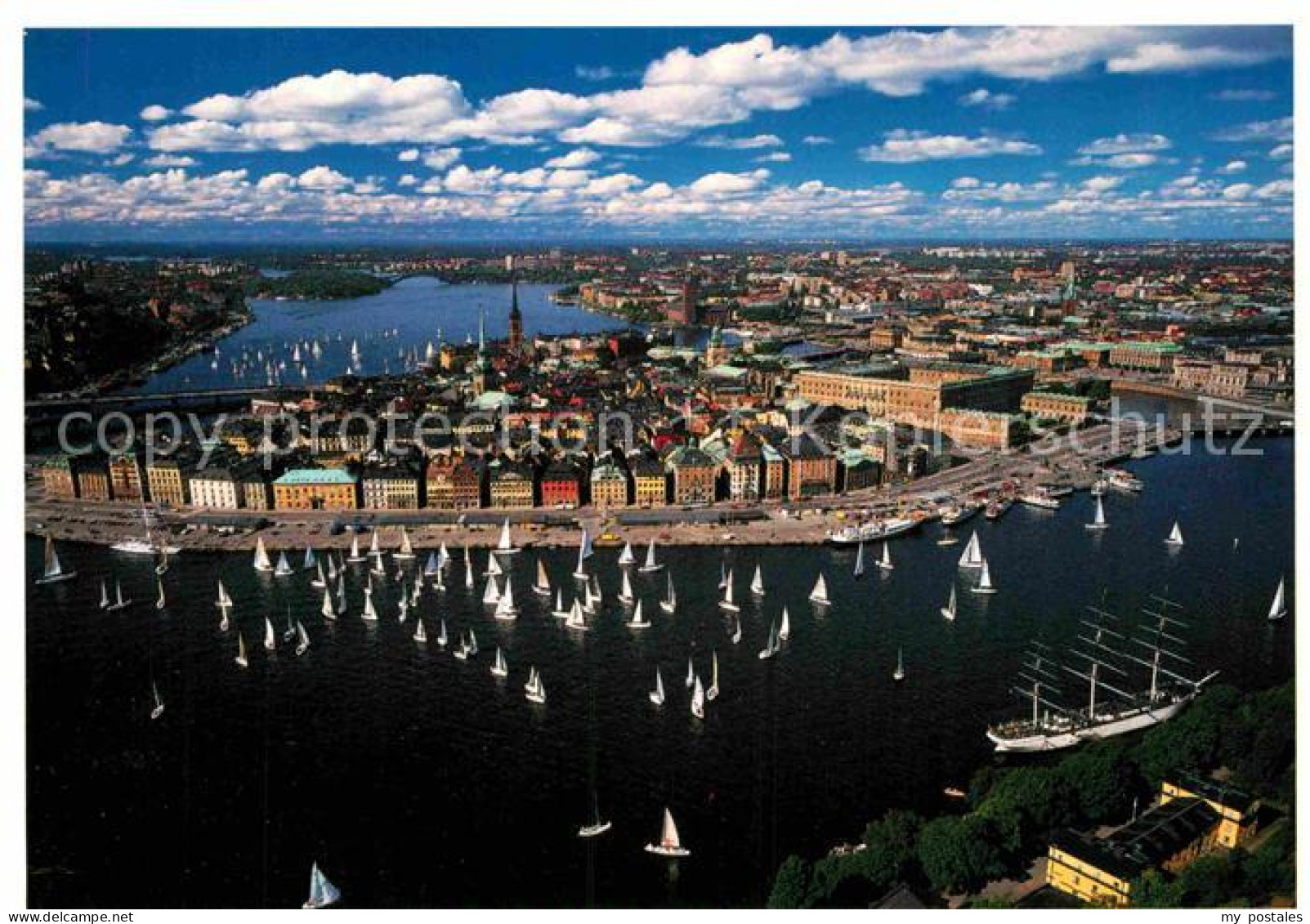 72785905 Stockholm Yacht Racing In Front Of The Old Town And The Royal Palace St - Sweden