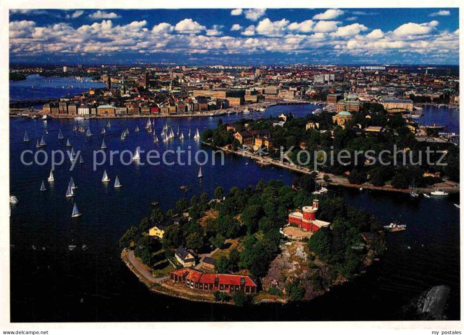 72785904 Stockholm Yacht Racing In Front Of The Old Town And The Royal Palace  - Schweden