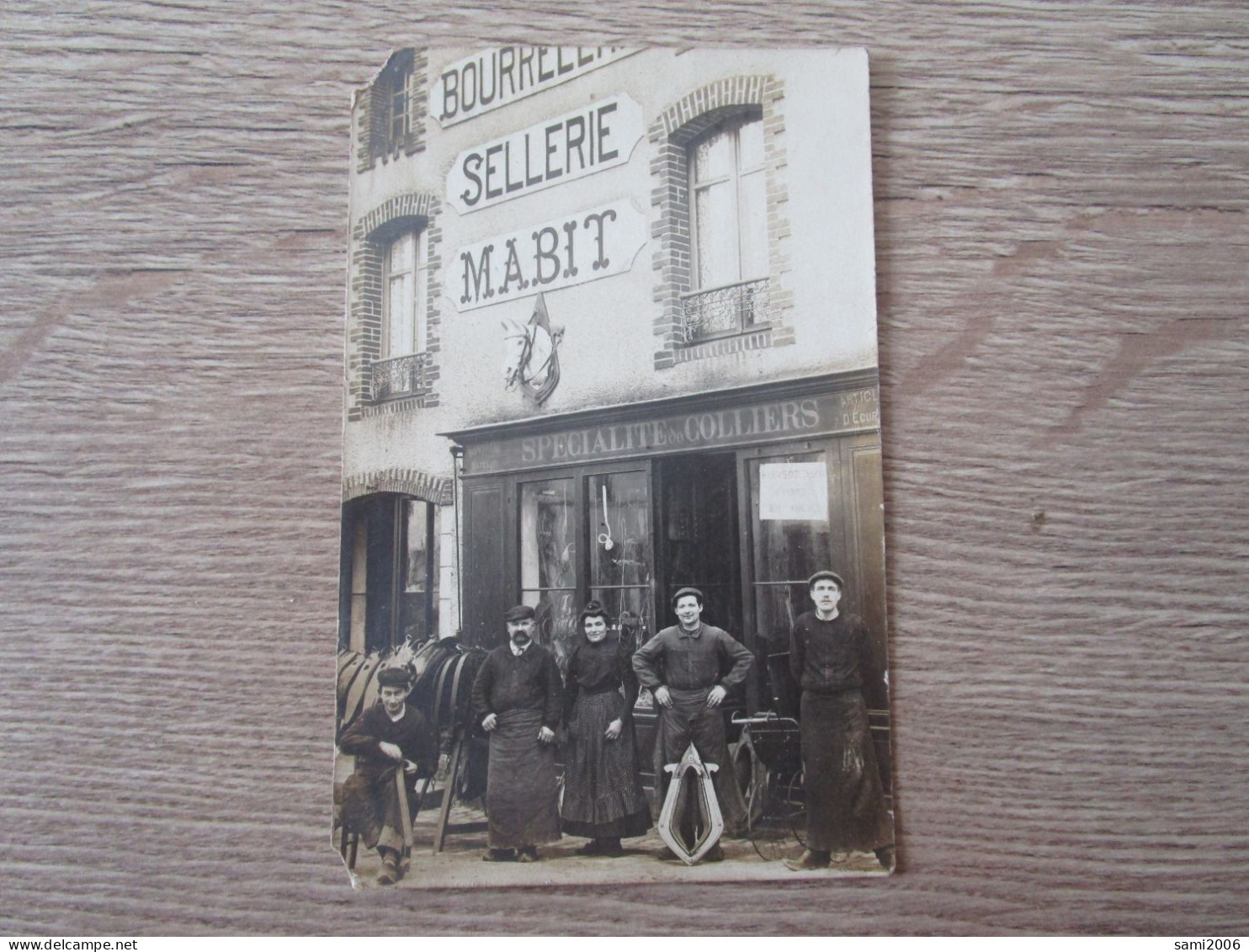 CPA PHOTO COMMERCE BOURRELIER SELLERIE MABIT SPECIALITE DE COLLIERS ANIMEE - Magasins
