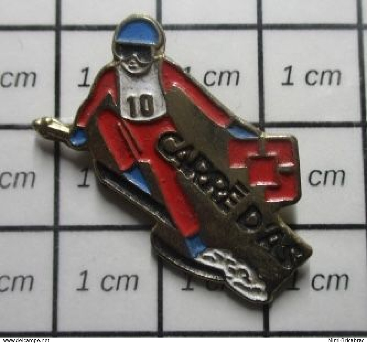 1818B Pin's Pins / Beau Et Rare /  SPORTS / SKI SKIEUR CARRE D'AS - Invierno