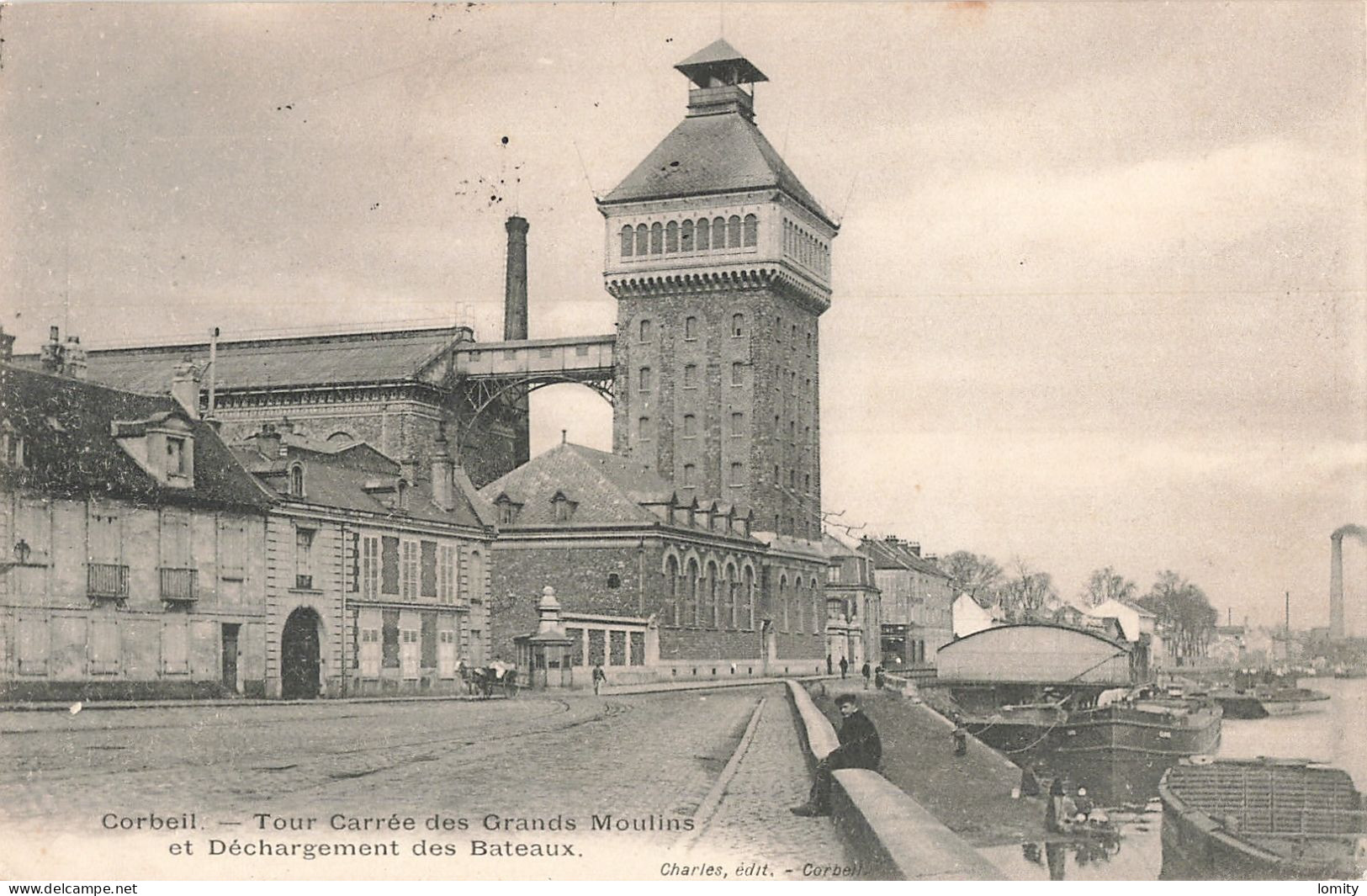 91 Corbeil Tour Carrée Des Grands Moulins Déchargement Des Bateaux CPA Bateau Péniche Péniches - Corbeil Essonnes