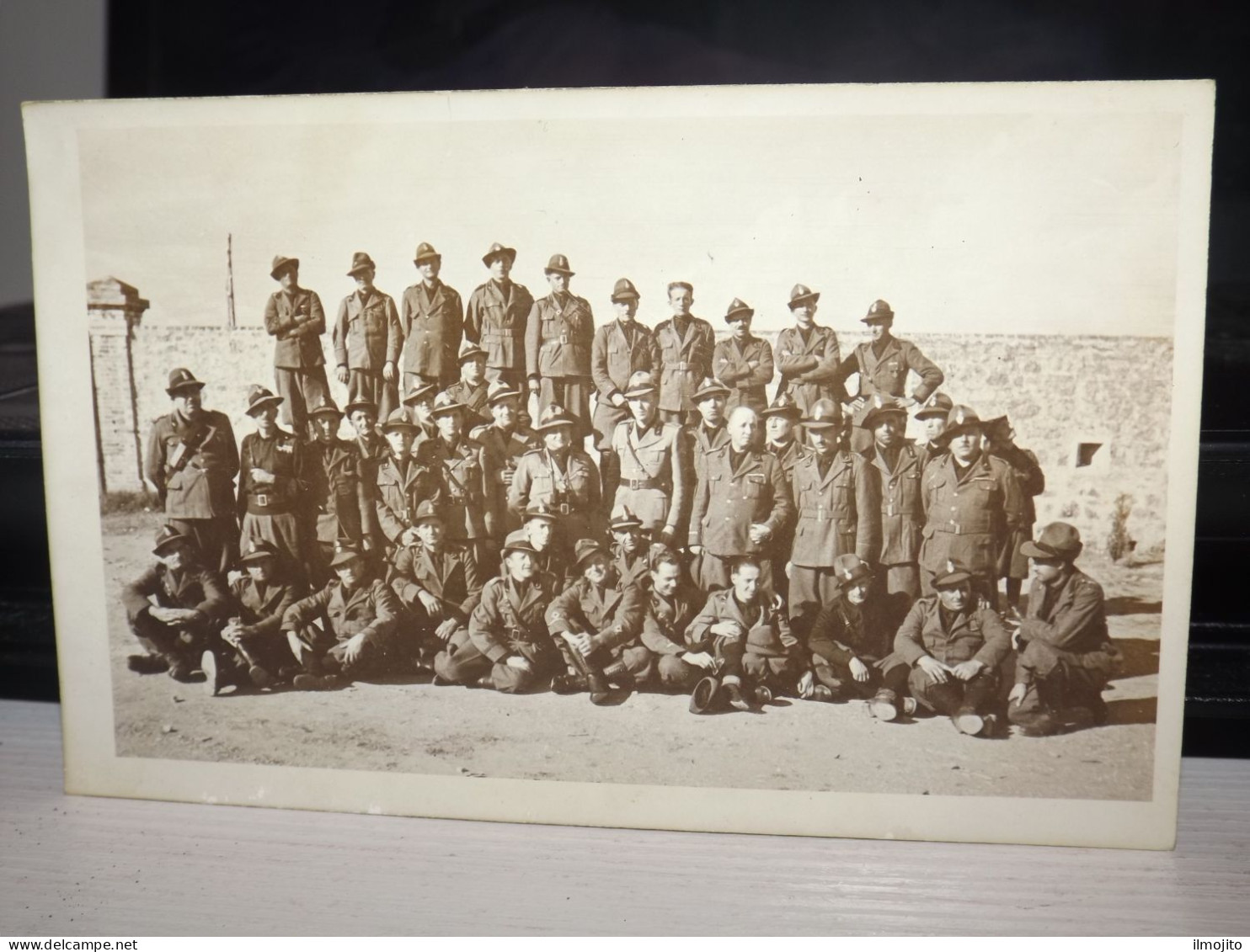 CARTOLINA FOTOGRAFIA GRUPPO ALPINI MILITARE FORMATO PICCOLO - Personaggi