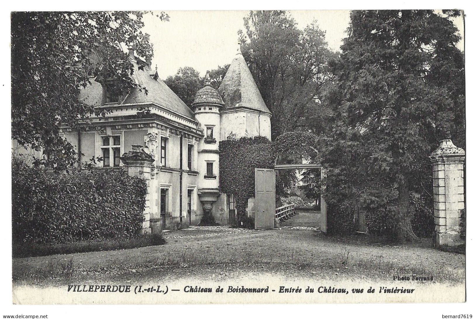 37  Villeperdue - Chateau De Boisbonnard  - Entree Du Chateau, Vu De L'interieur - Andere & Zonder Classificatie