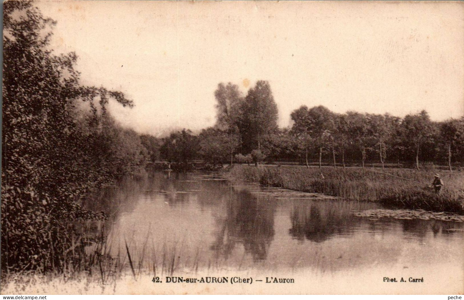 N°2526 W -cpa Dun Sur Auron -un Pêcheur- - Pêche