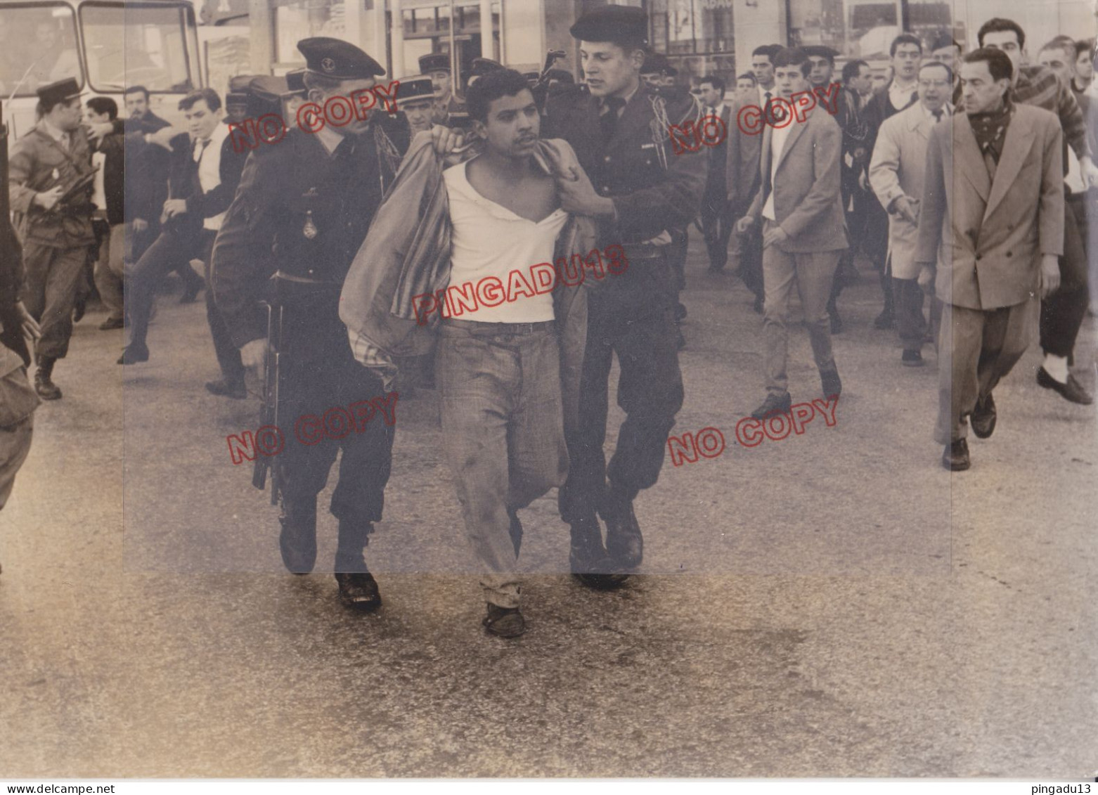 Fixe Guerre D'Algérie 1954-1962 Beau Format Argentique Arrestation - Oorlog, Militair