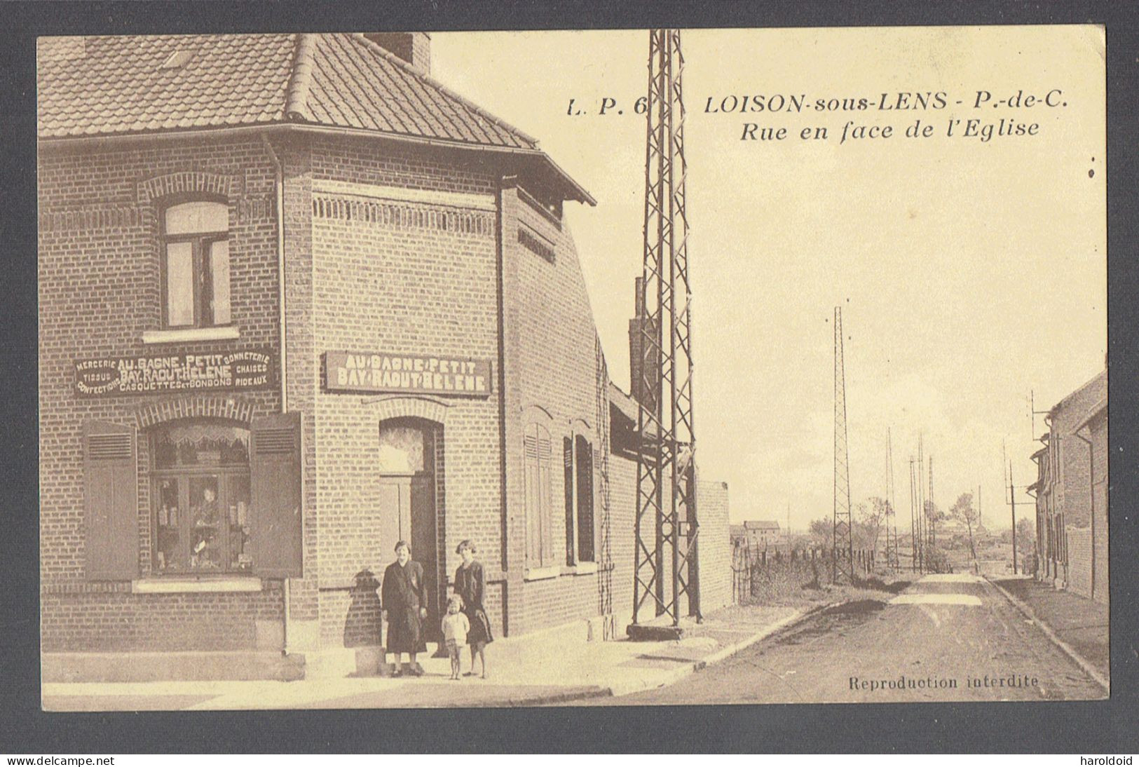 CPA 62 - LOISON SOUS LENS - RUE EN FACE DE L'EGLISE - Autres & Non Classés