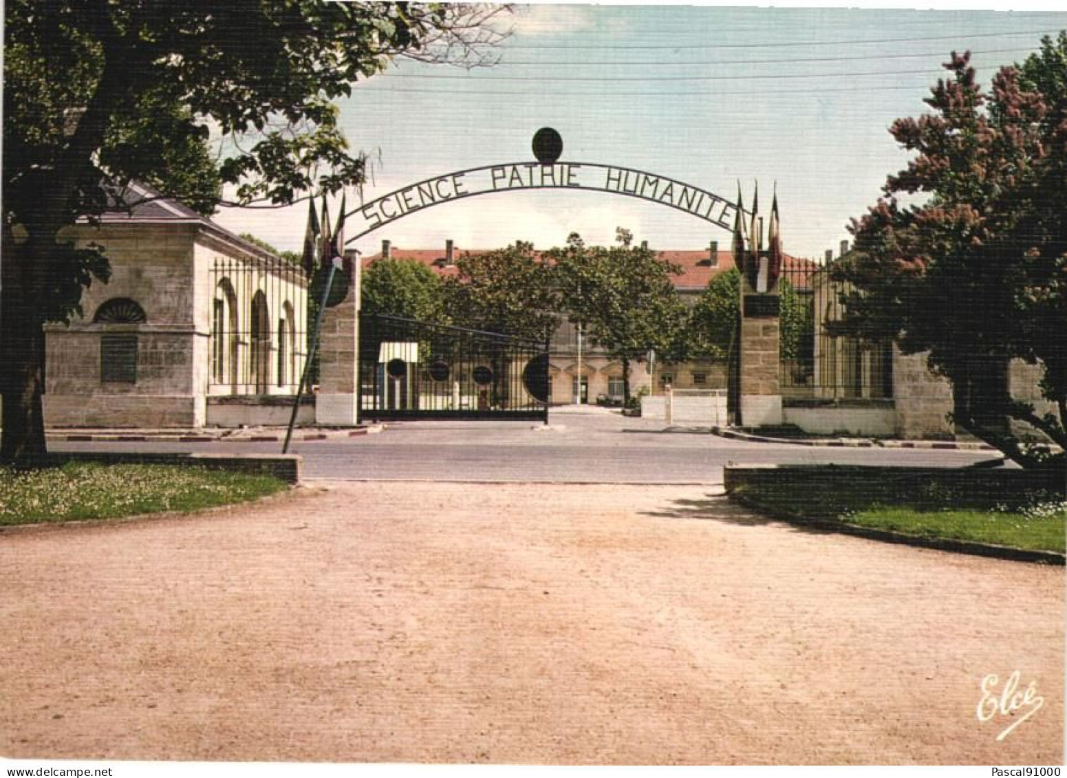 LIBOURNE  La Caserne L'entrée  Science Patrie Humanité - Libourne