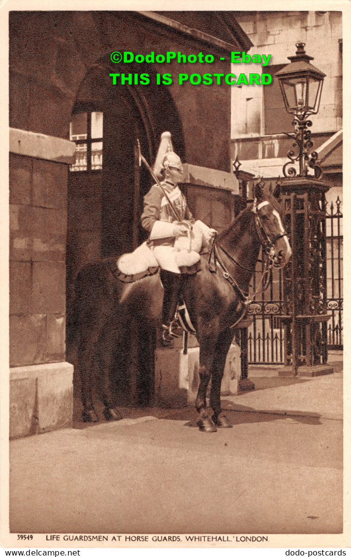 R359178 London. Whitehall. Life Guardsmen At Horse Guards. Harvey Barton - Other & Unclassified
