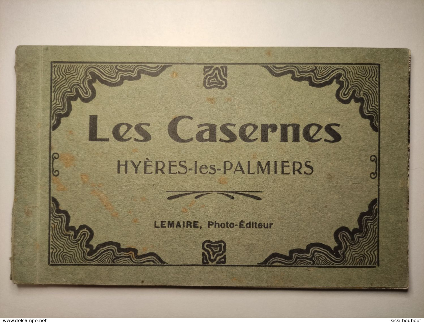 HYERES-LES-PALMIERS - Les Casernes - Manque 3 Cartes - Photo-Editeur LEMAIRE - Hyeres