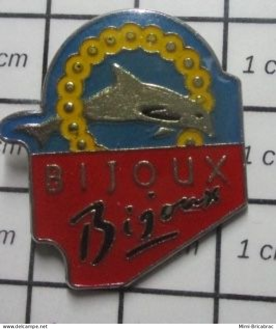 1818B Pin's Pins / Beau Et Rare / MARQUES / DAUPHIN CERCEAU BIJOUX BIJOUX - Marques