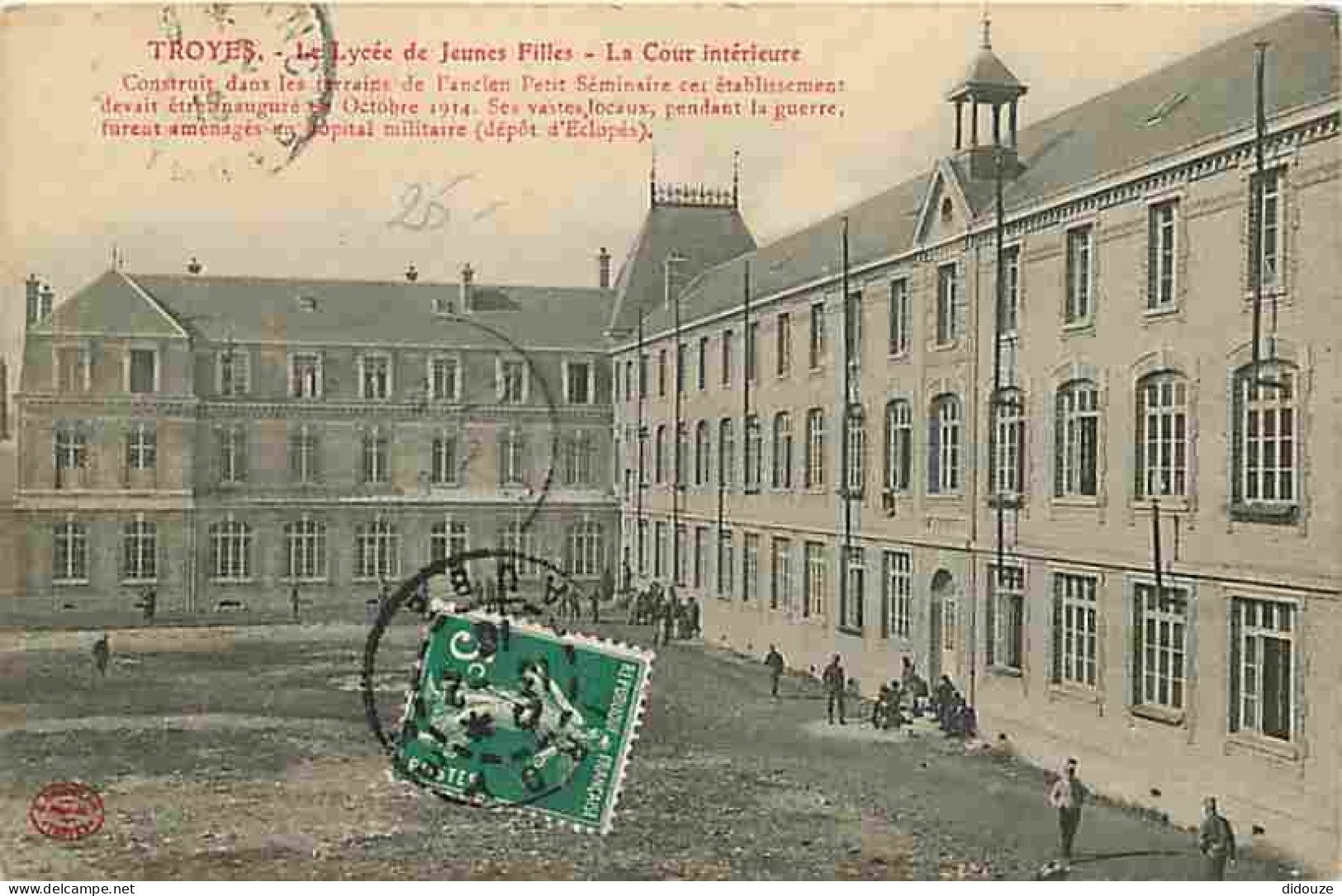 10 - Troyes - Le Lycée De Jeunes Filles - La Cour Intérieure - Animée - Oblitération Ronde De 1916 - CPA - Voir Scans Re - Troyes