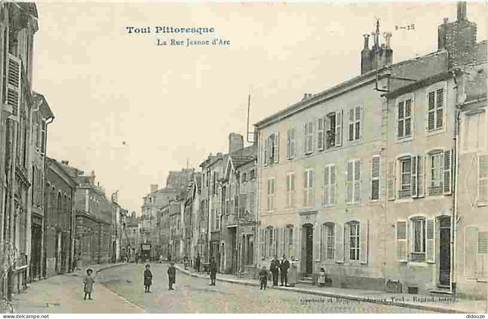 54 - Toul - La Rue Jeanne D'Arc - Animée - CPA - Voir Scans Recto-Verso - Toul