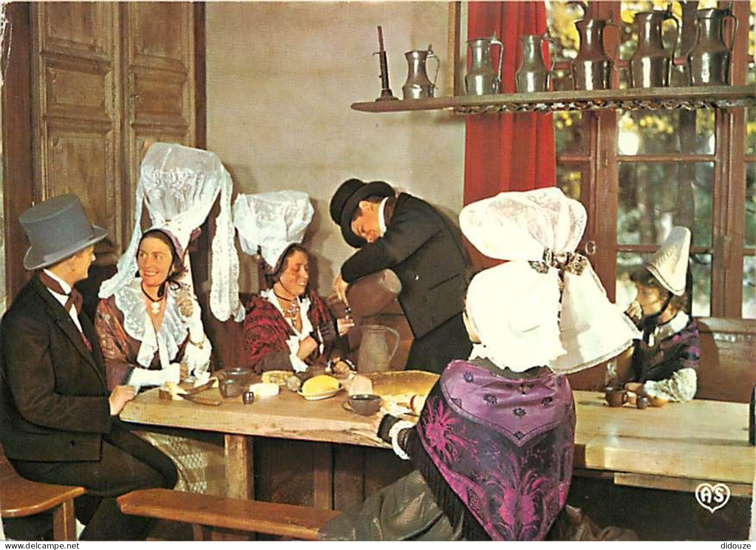 Folklore - Normandie - Intérieur De Manoir En Cotentin - Costumes De La Bourgeoisie Rurale Vers 1840 - De Gauche à Droit - Costumi