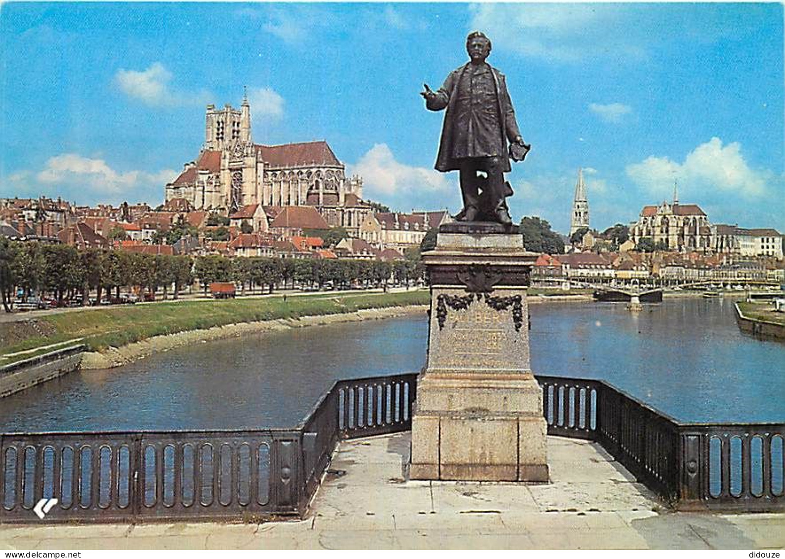 89 - Auxerre - Le Pont Sur L'Yonne  Et La Statue De Paul Bert  Homme Politique Français Né à Auxerre En 1833 - Carte Neu - Auxerre