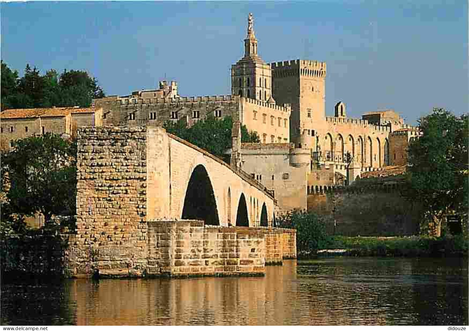 84 - Avignon - Le Palais Des Papes - Pont Saint Benezet - Petit Palais - Clocher De La Cathédrale Notre-Dame Des Doms -  - Avignon