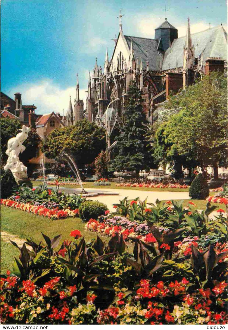 10 - Troyes - Le Jardin De La Préfecture Au Fond Chevet De L'église Saint-Urbain - Fleurs - CPM - Voir Scans Recto-Verso - Troyes