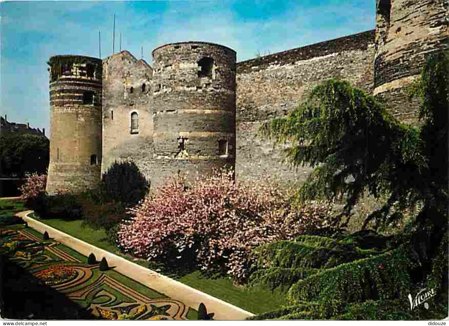 49 - Angers - Le Château - Les Douves Et Les Tours - CPM - Voir Scans Recto-Verso - Angers