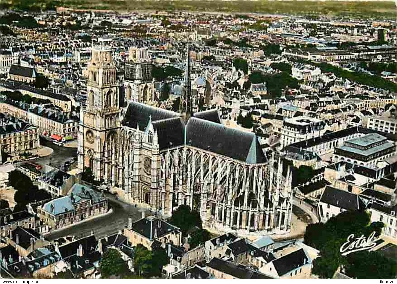 45 - Orléans - La Cathédrale Sainte Croix - Vue Aérienne - CPM - Voir Scans Recto-Verso - Orleans