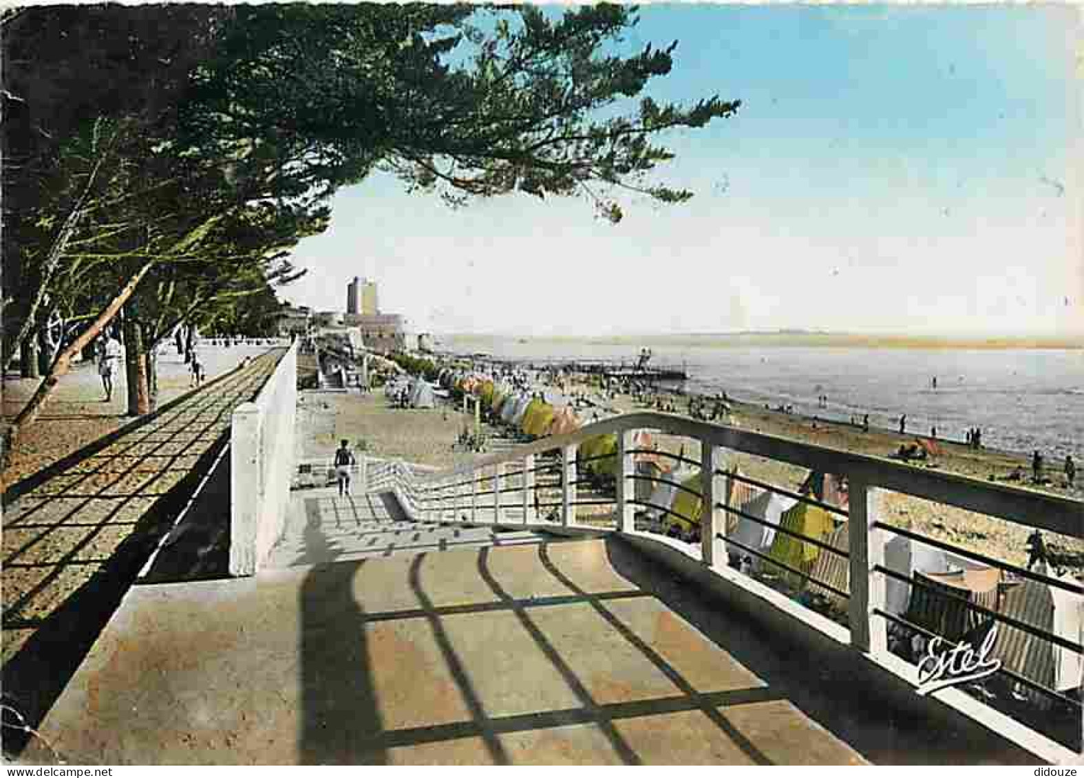 17 - Fouras - La Promenade - La Plage - Le Château - CPM - Voir Scans Recto-Verso - Fouras-les-Bains