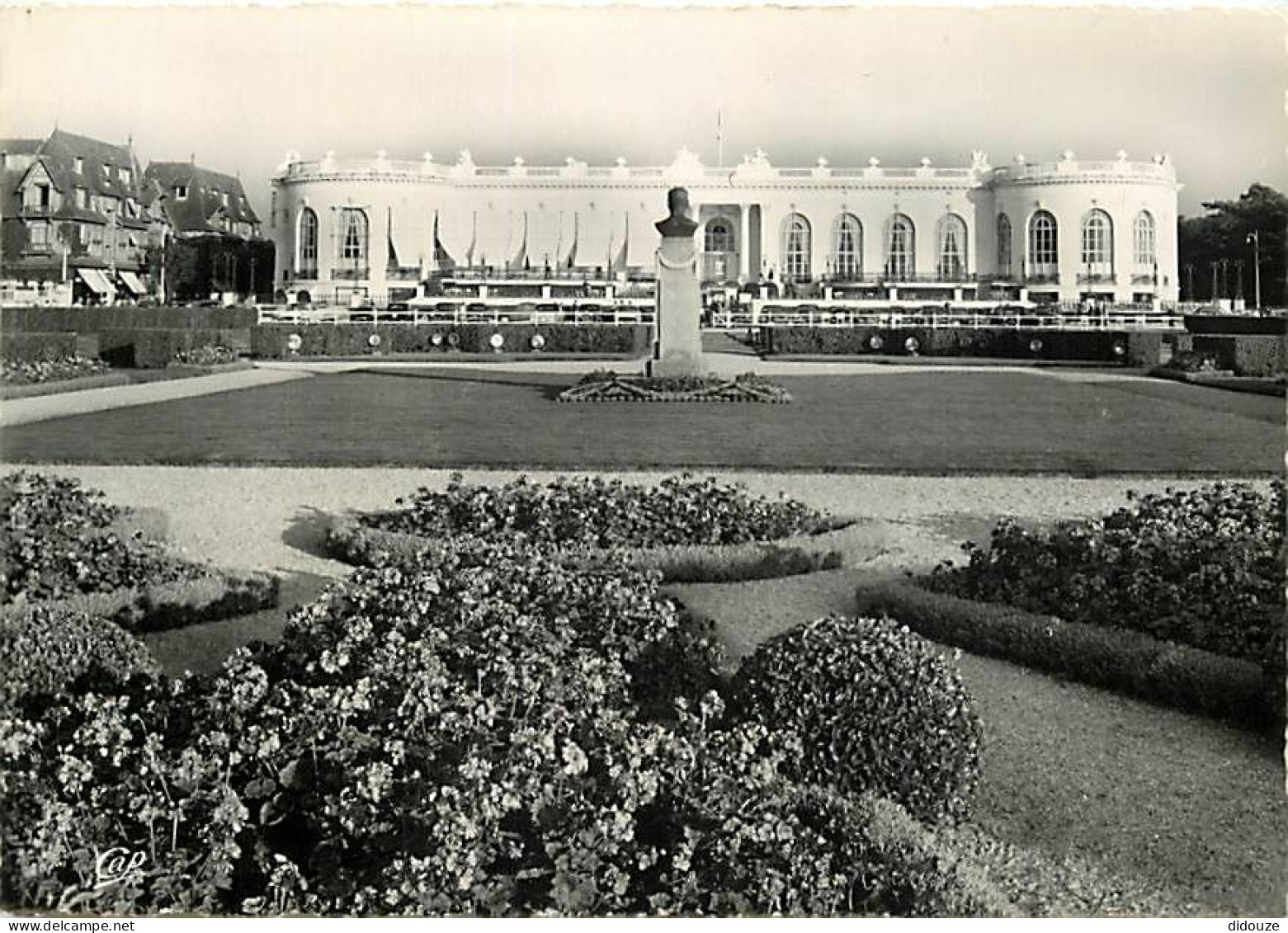 14 - Deauville - Le Casino Et Le Jardin - CPSM Grand Format - Carte Neuve - CPM - Voir Scans Recto-Verso - Deauville