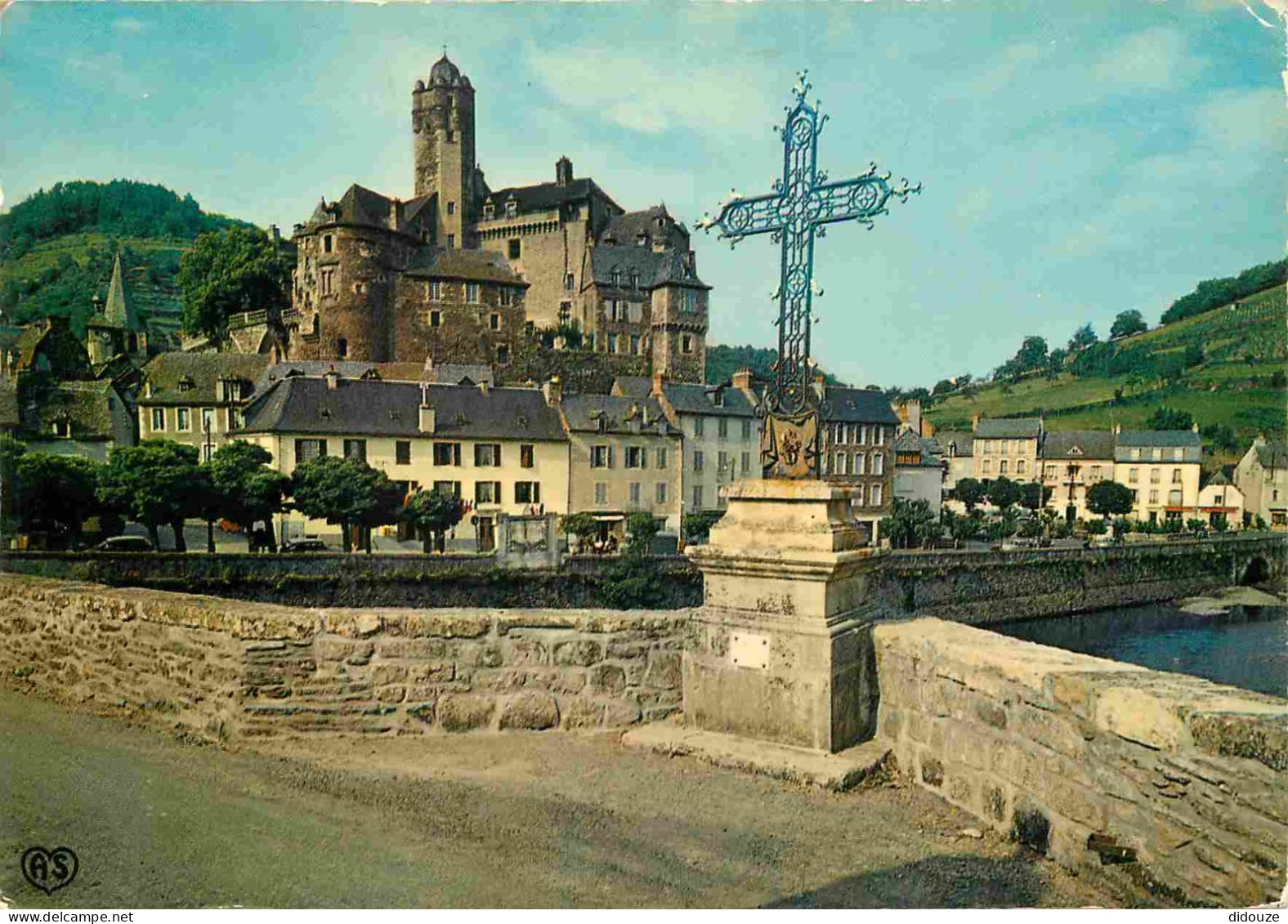 12 - Estaing - Vue Générale - Croix - CPM - Voir Scans Recto-Verso - Andere & Zonder Classificatie