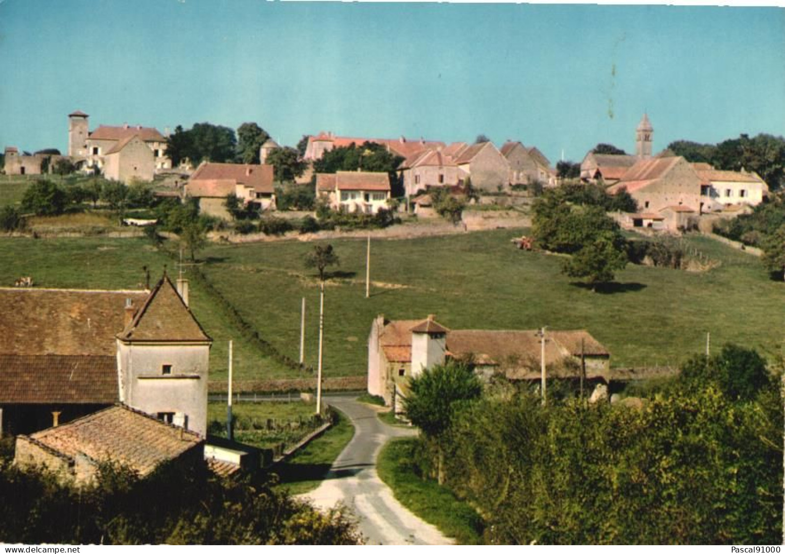 TAIZE   Village Avec église Romane - Other & Unclassified
