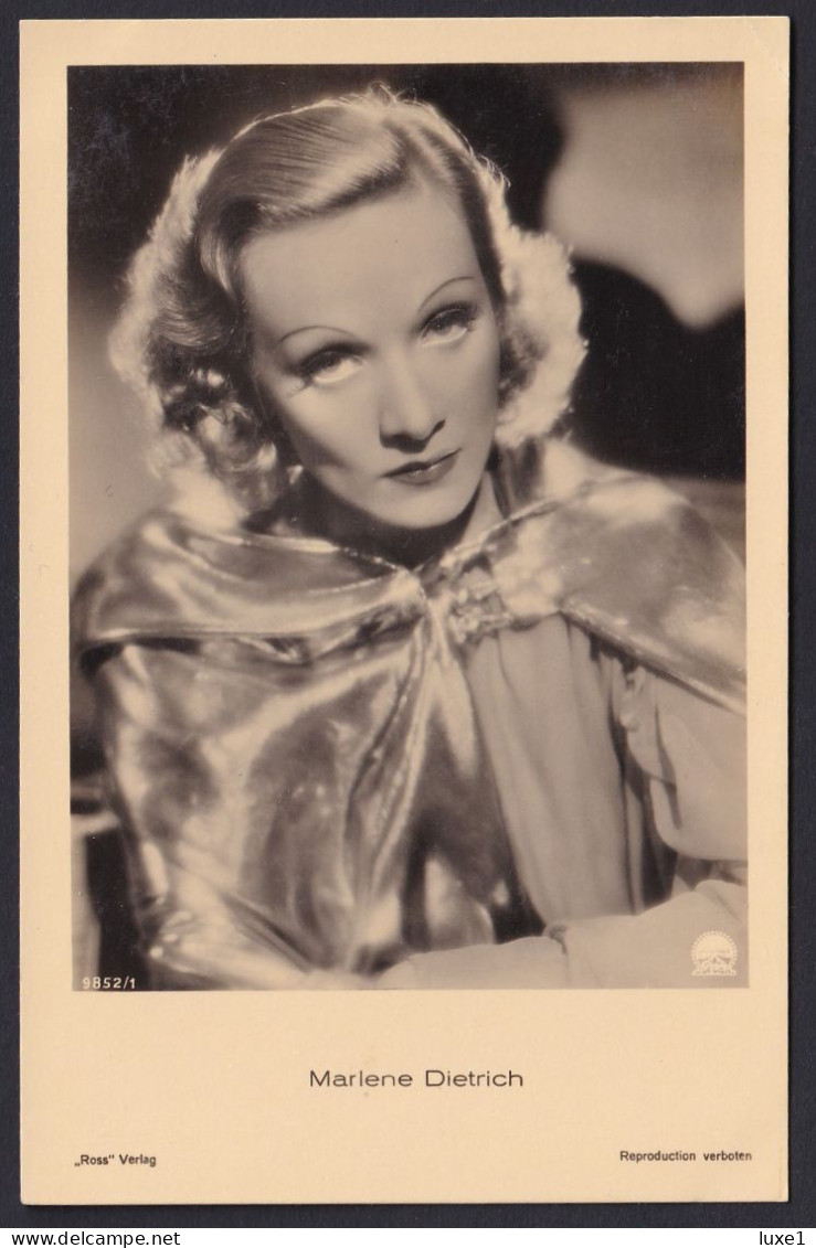 Marlene Dietrich  ,  OLD  POSTCARD - Attori