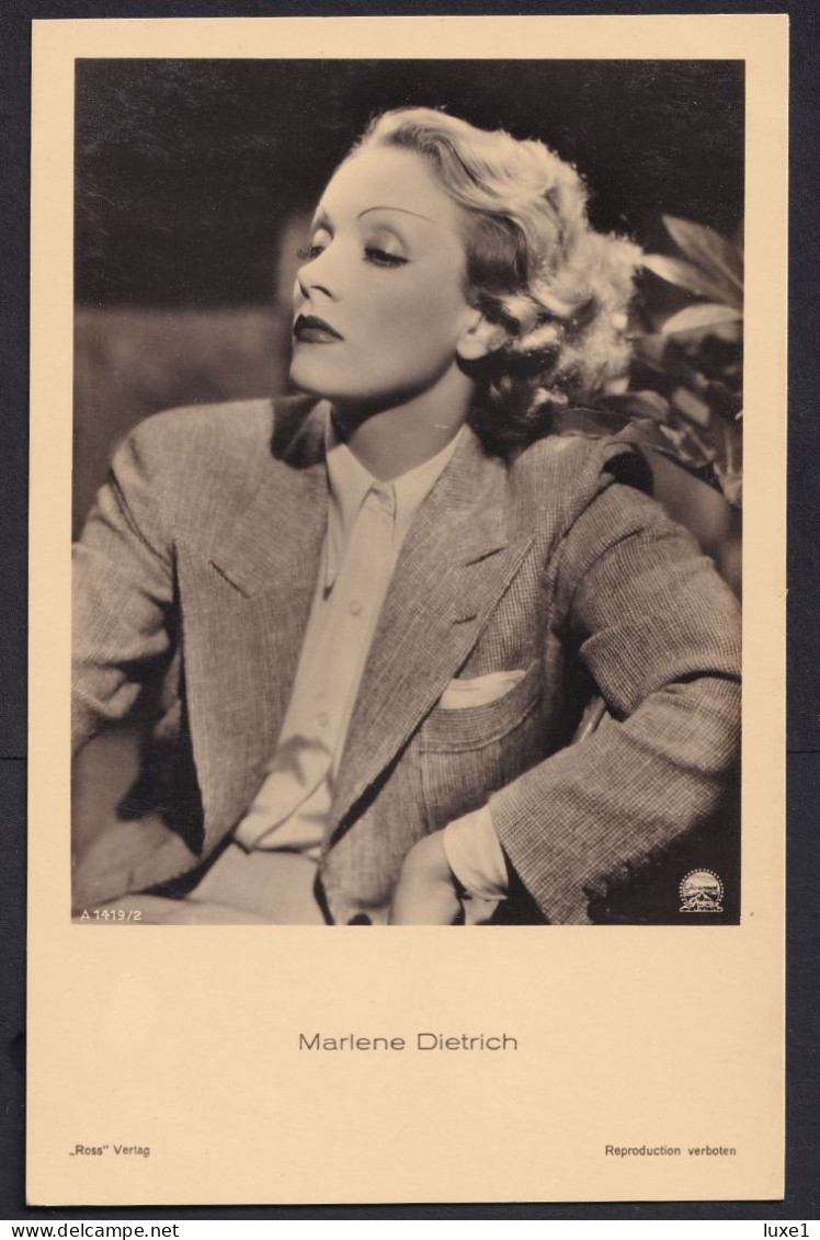 Marlene Dietrich  ,  OLD  POSTCARD - Acteurs