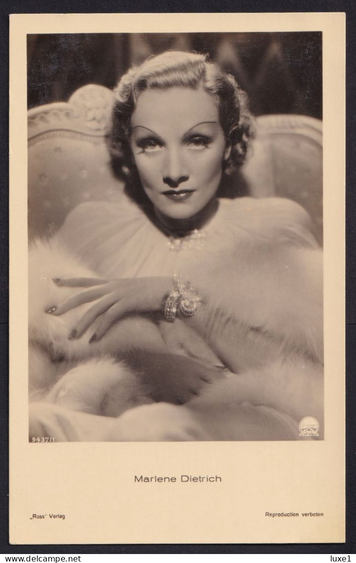 Marlene Dietrich  ,  OLD  POSTCARD - Acteurs