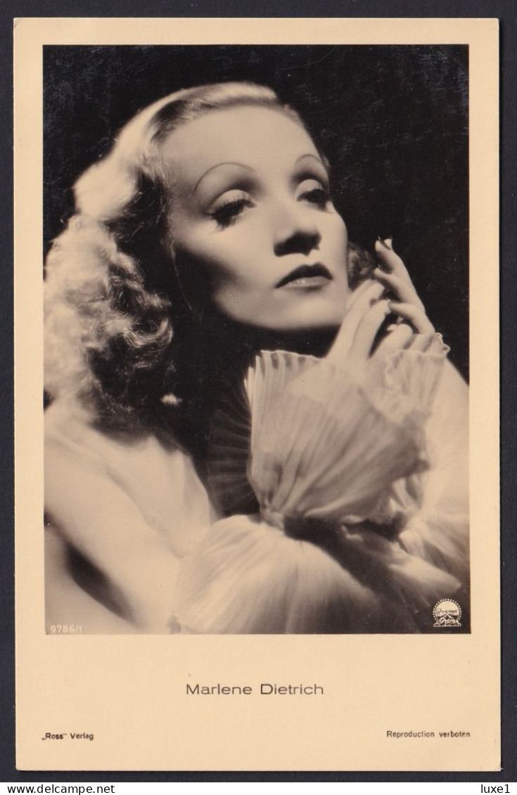 Marlene Dietrich  ,  OLD  POSTCARD - Schauspieler