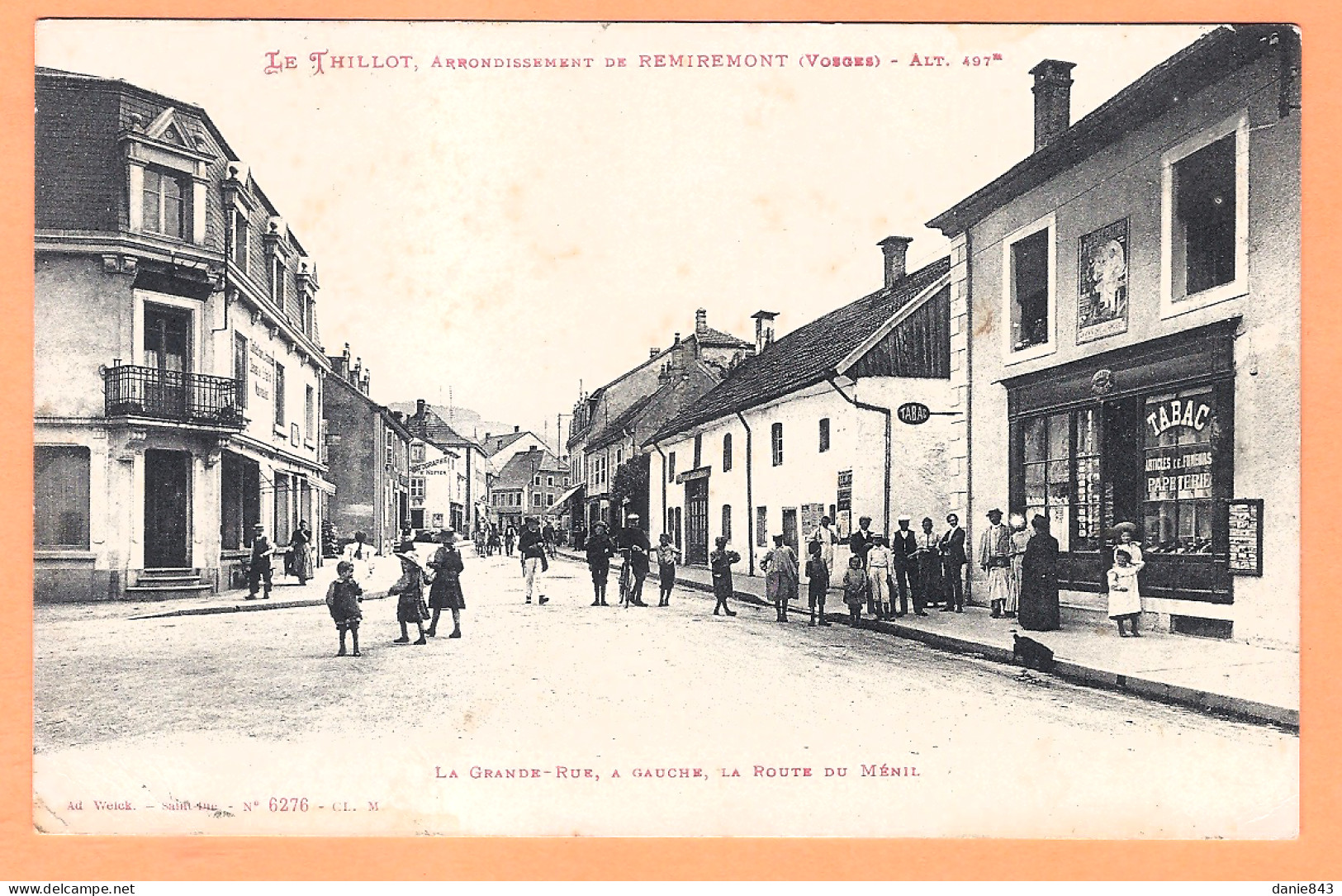 CPA Vue Peu Courante - VOSGES - LE THILLOT - LA GRANDE RUE ET ROUTE DE MÉNIL - Belle Animation, Le Tabac - Le Thillot