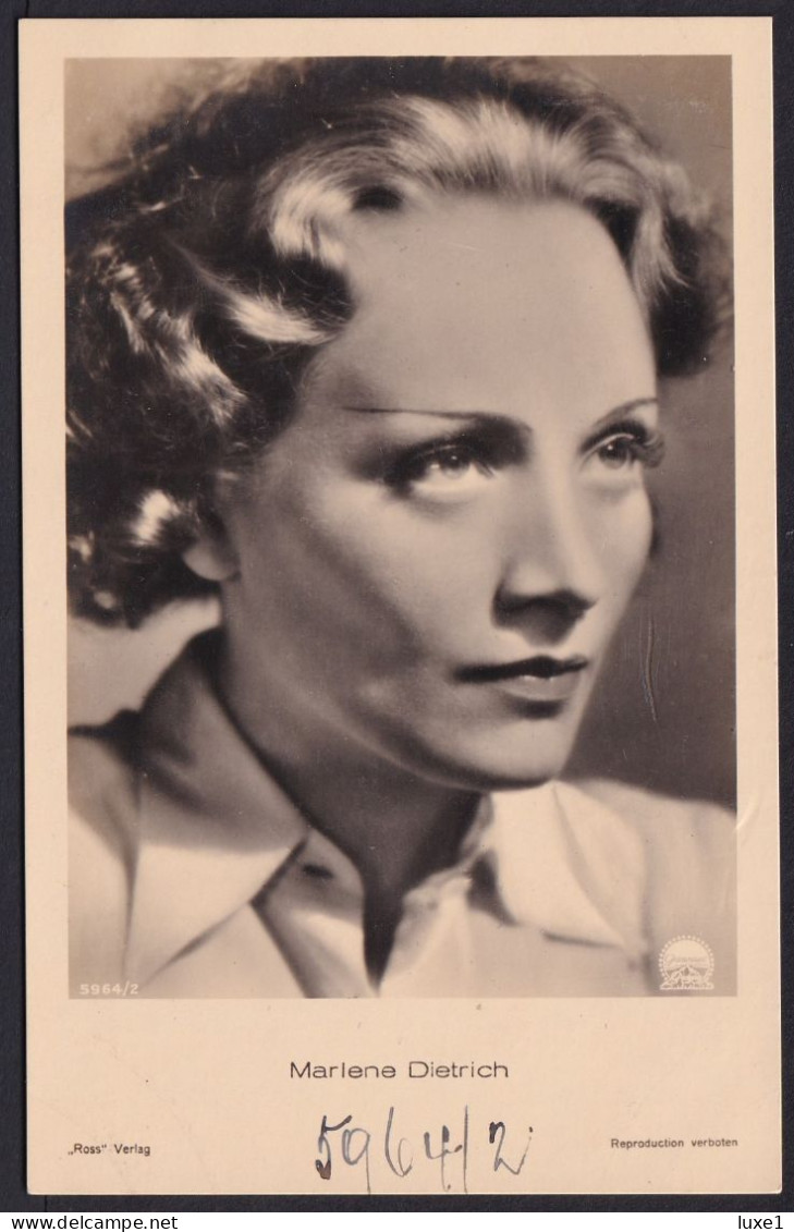 Marlene Dietrich  ,  OLD  POSTCARD - Acteurs