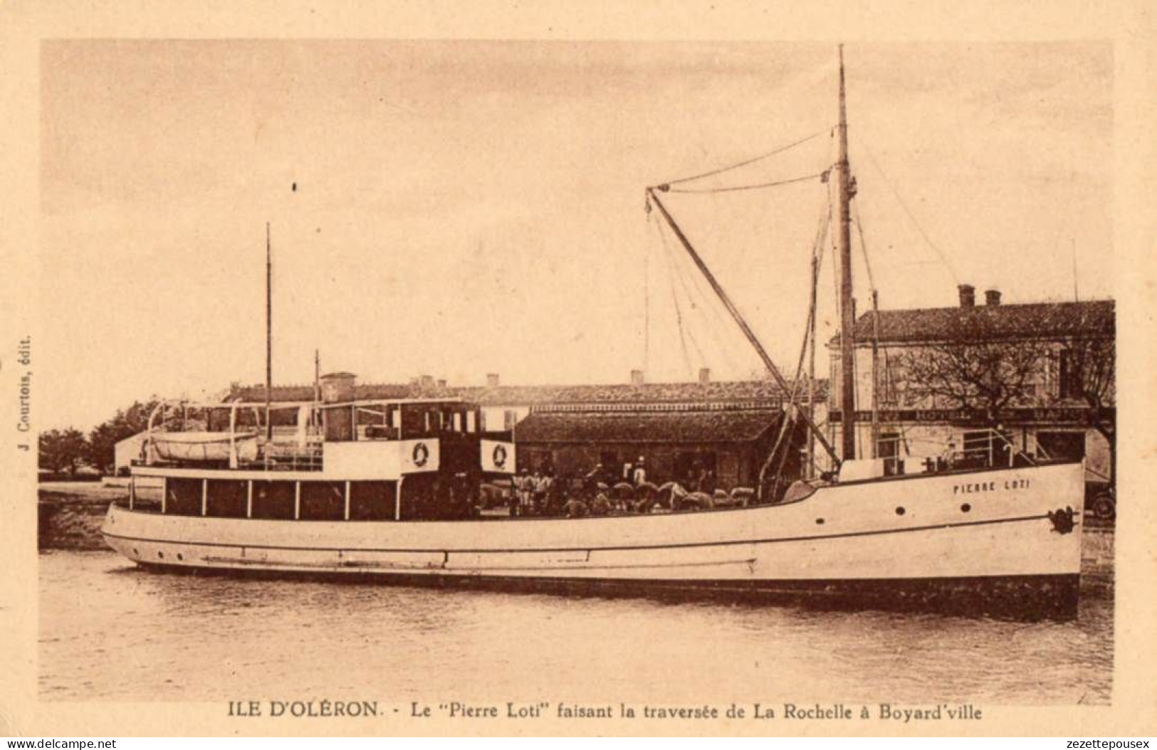 38411-ZE-17-ILE D'OLERON-Le "Pierre Loti" Faisant La Traversée De La Rochelle à Boyard'ville---------bateau - Ile D'Oléron
