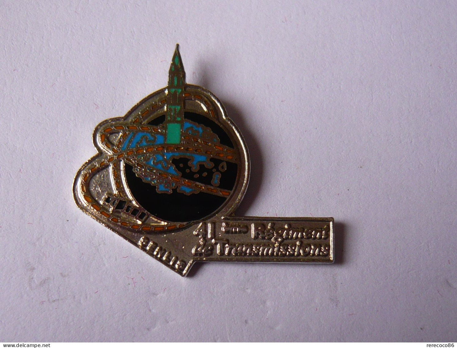 Pin S 41 EME REGIMENT TRANSMISSION ARMEE DE TERRE FRANCAISE A SENLIS - Militair & Leger