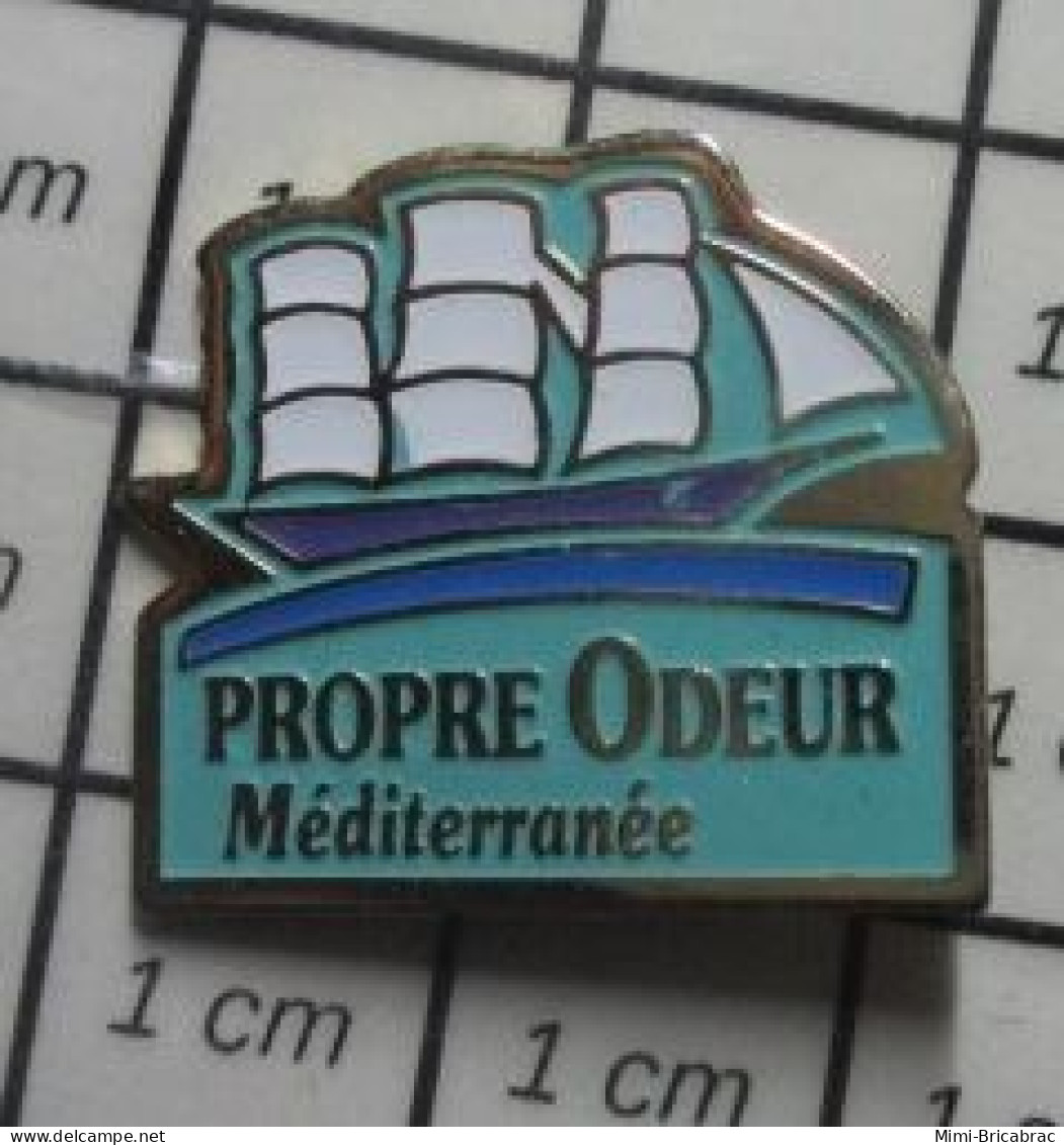 1818B Pin's Pins / Beau Et Rare / BATEAUX / GRAND VOILIER ça Sent La Cale Pas Sèche ? PROPRE ODEUR MEDITERRANEE - Barcos