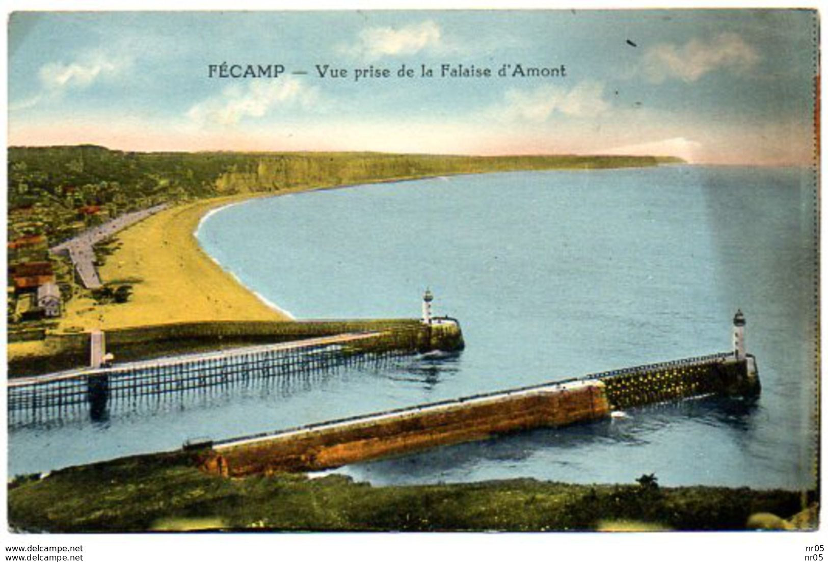 76 - FECAMP - Vue Prise De La Falaise D'Amont    ( Seine Maritime ) - Fécamp