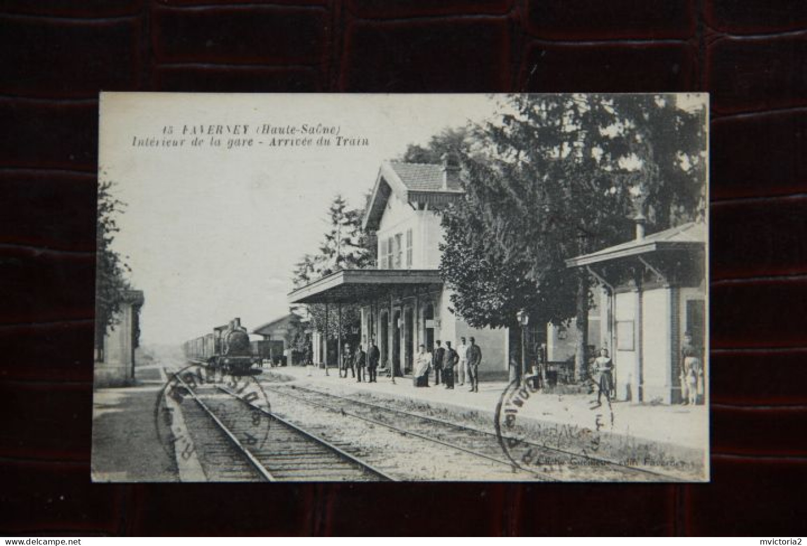 70 - FAVERNEY : Intérieur De La Gare, Arrivée Du Train - Sonstige & Ohne Zuordnung